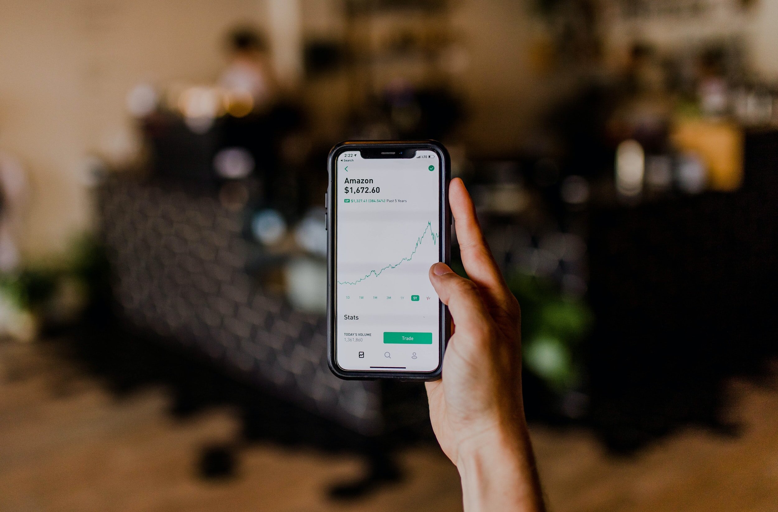 Use These 2 Mobile Trading Apps To Get Yourself on Wealth Building Track